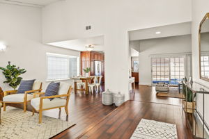 2125 Emmett Ave, Simi Valley, CA 93063, USA Photo 4
