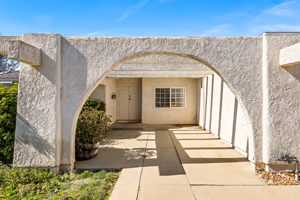 2125 Emmett Ave, Simi Valley, CA 93063, USA Photo 3