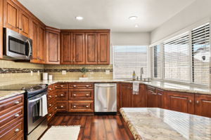 2125 Emmett Ave, Simi Valley, CA 93063, USA Photo 13