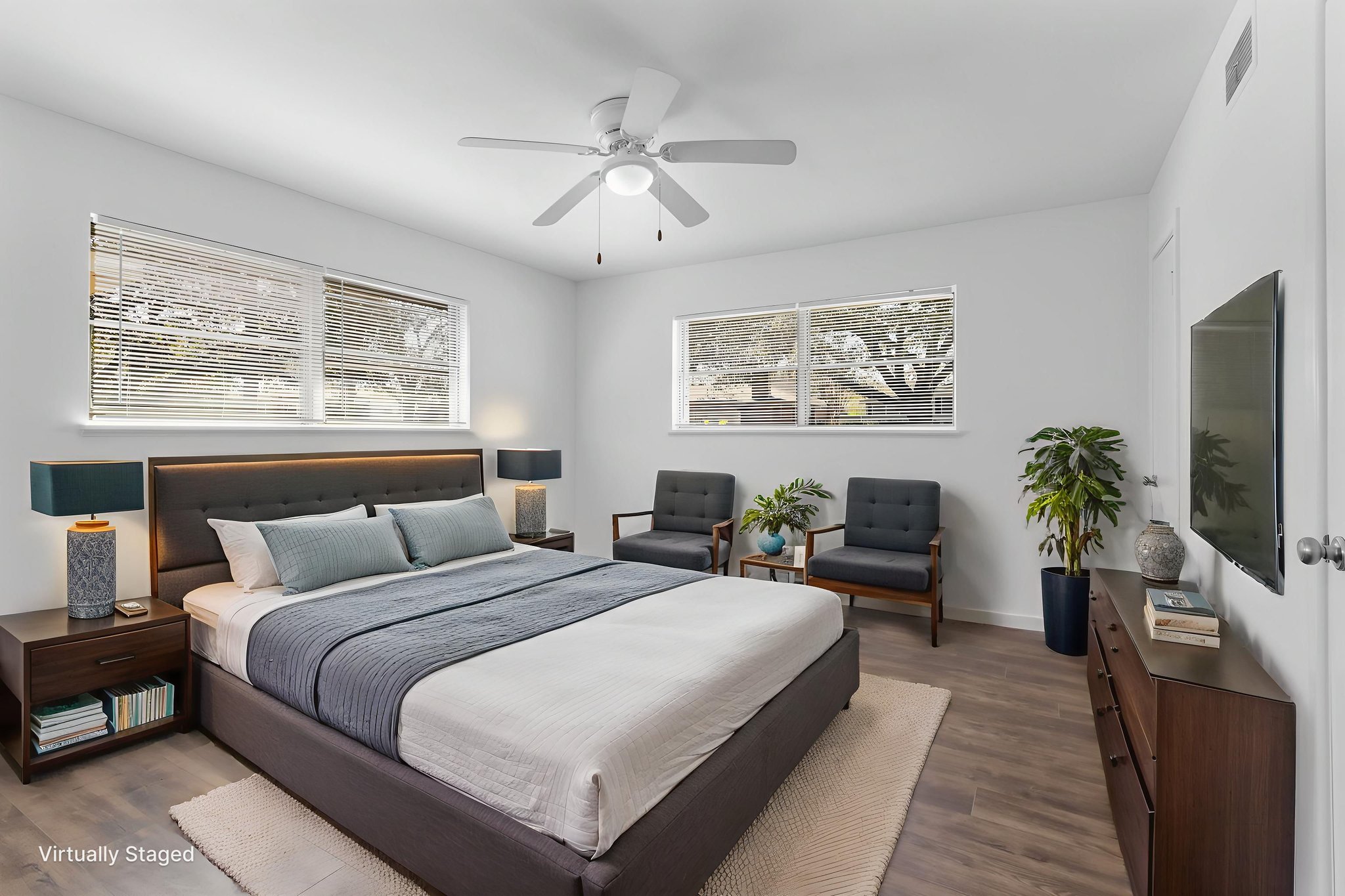 IMG_1103 virtually staged.jpeg