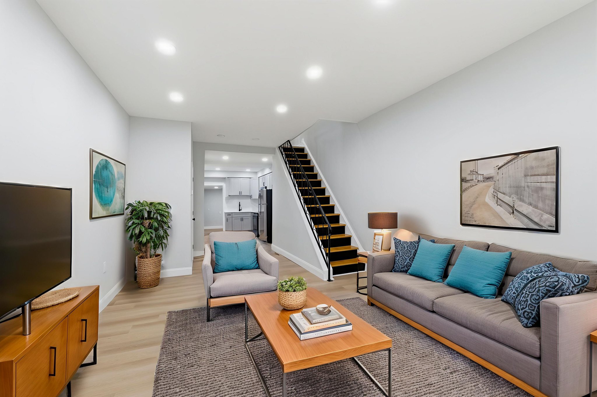 1G5A5453 virtually staged.jpeg