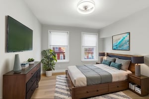 1G5A5381 virtually staged.jpeg