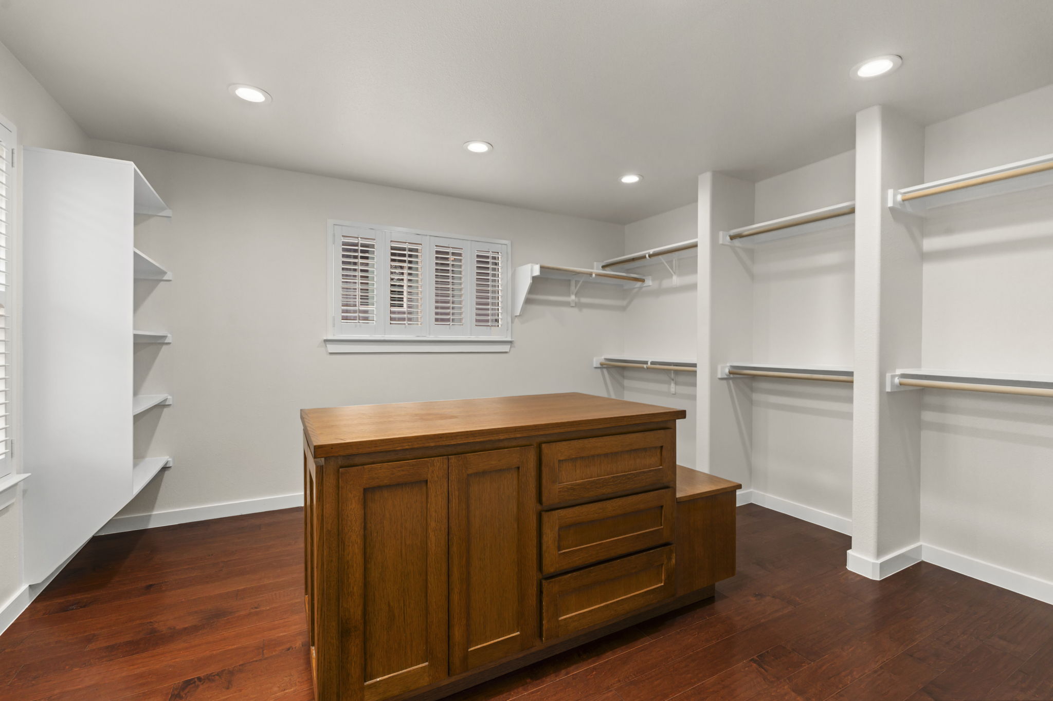 Primary Bedroom Closet