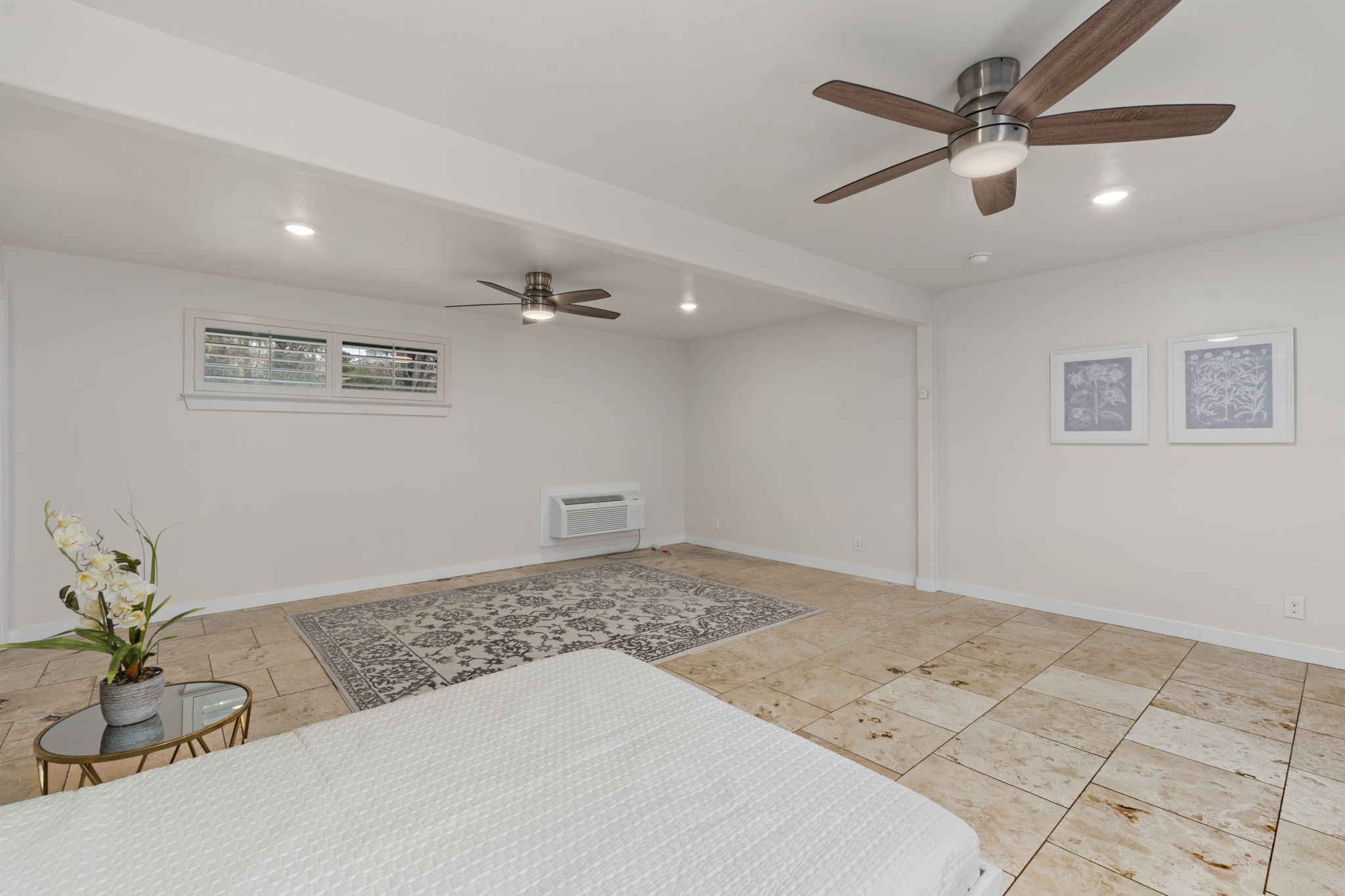 Detached Apartment Living/Bed