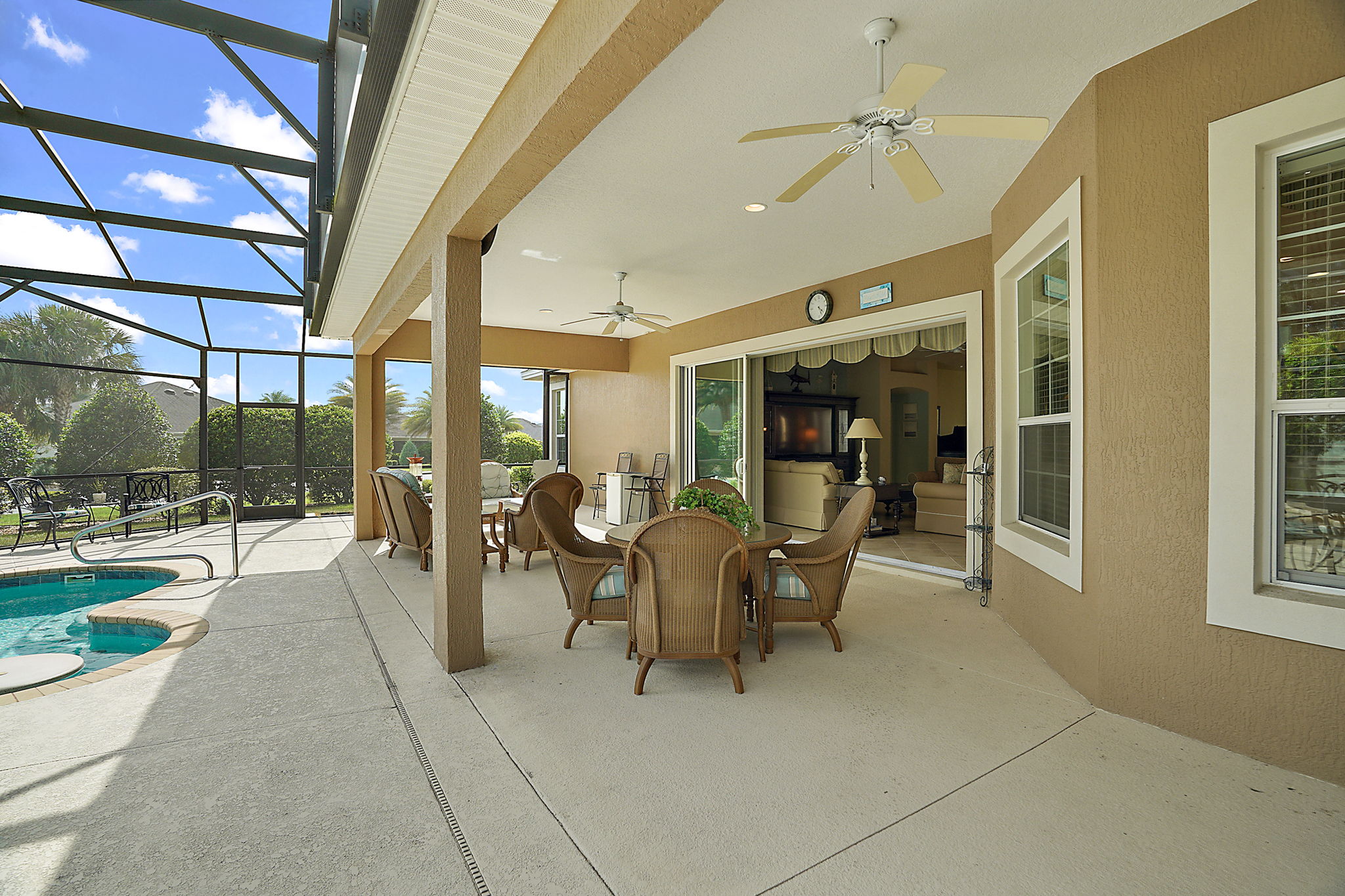 Screened-in Porch