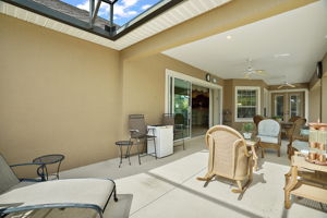 Screened-in Porch