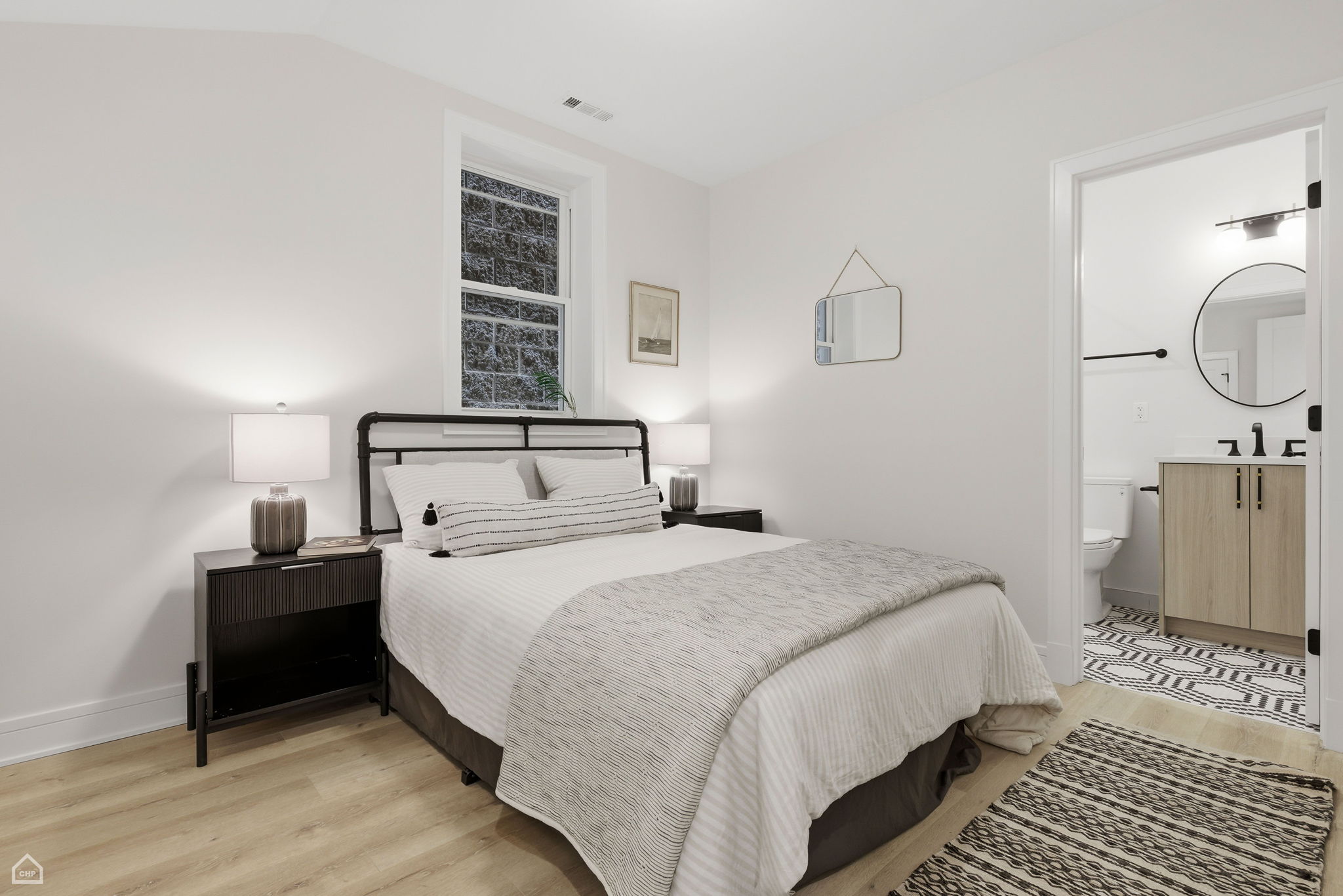 2126 W Thomas St 1 - Karen Biazar_022426_005