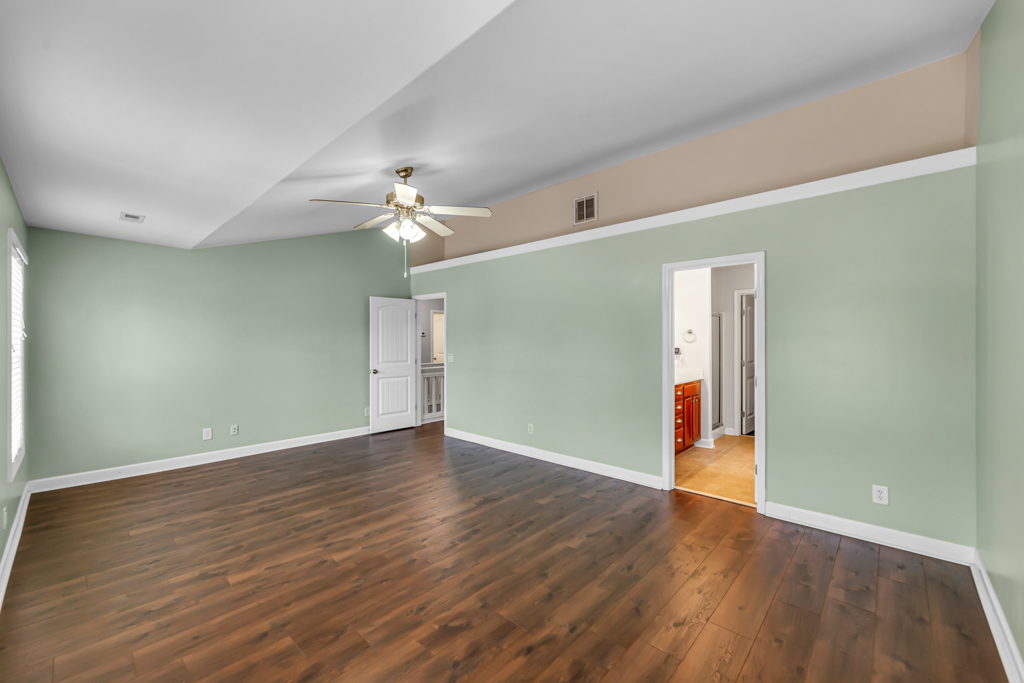 2127 Glenkirk Dr, Burlington, NC 27215, USA Photo 37