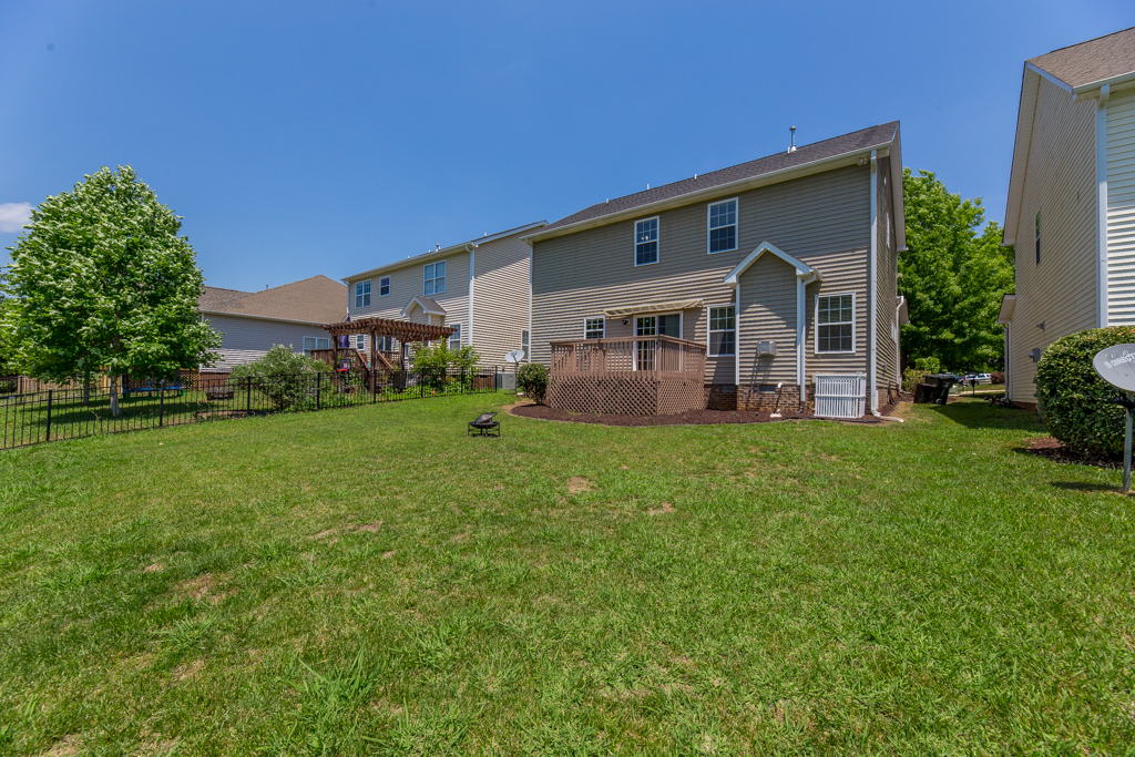 2127 Glenkirk Dr, Burlington, NC 27215, USA Photo 46