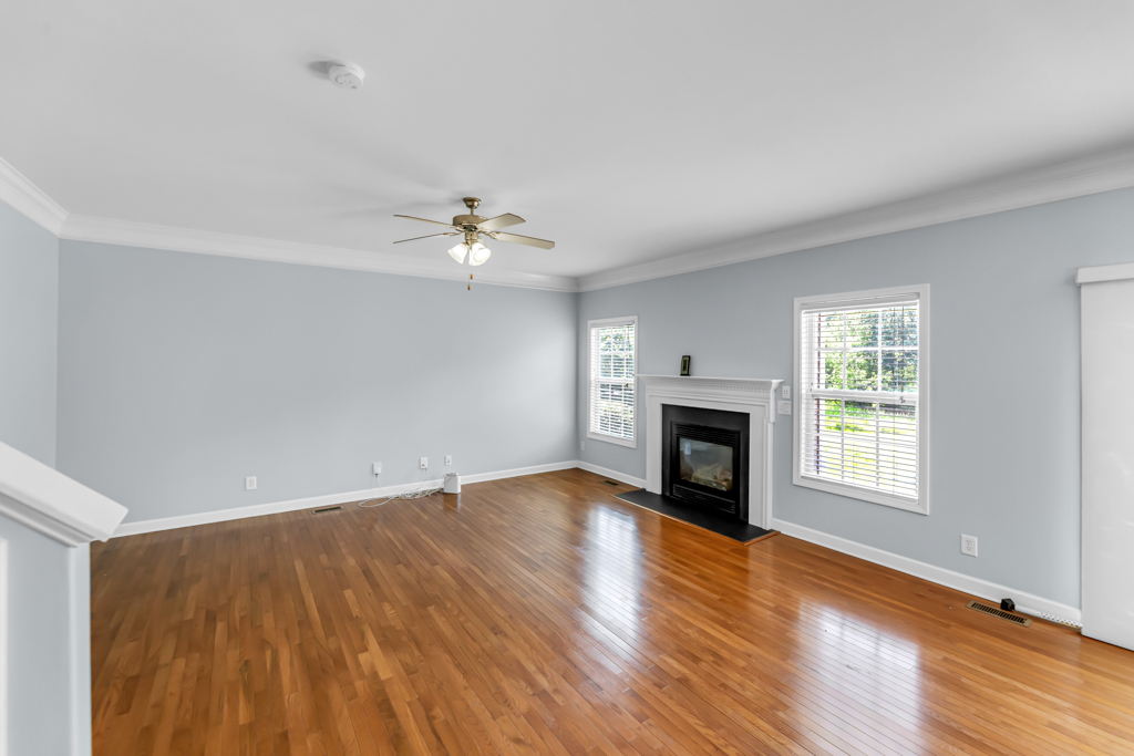 2127 Glenkirk Dr, Burlington, NC 27215, USA Photo 16