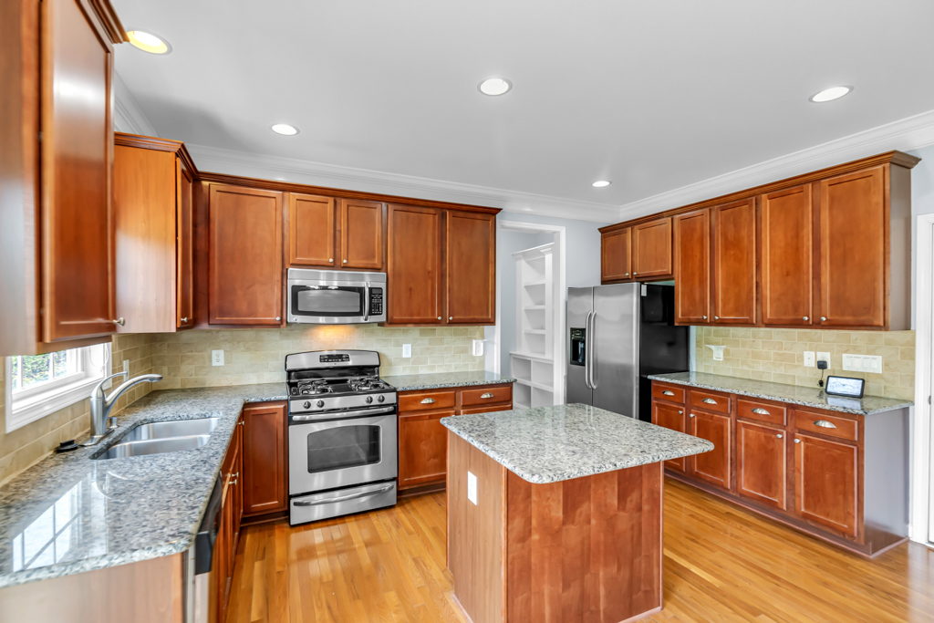 2127 Glenkirk Dr, Burlington, NC 27215, USA Photo 20