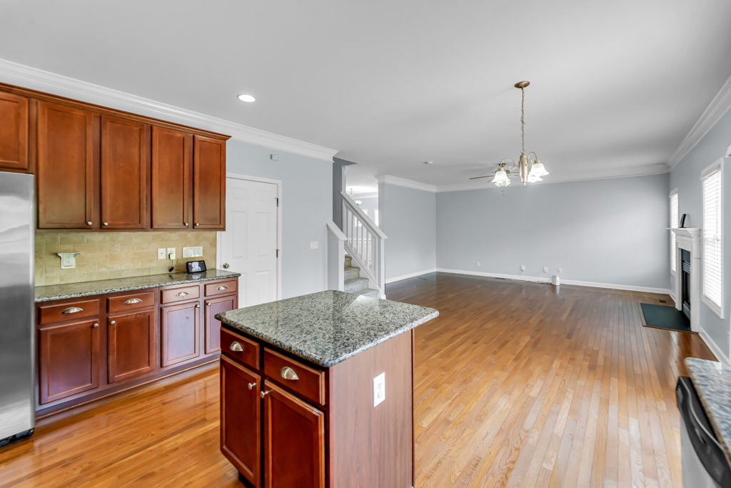 2127 Glenkirk Dr, Burlington, NC 27215, USA Photo 23