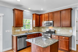 2127 Glenkirk Dr, Burlington, NC 27215, USA Photo 18