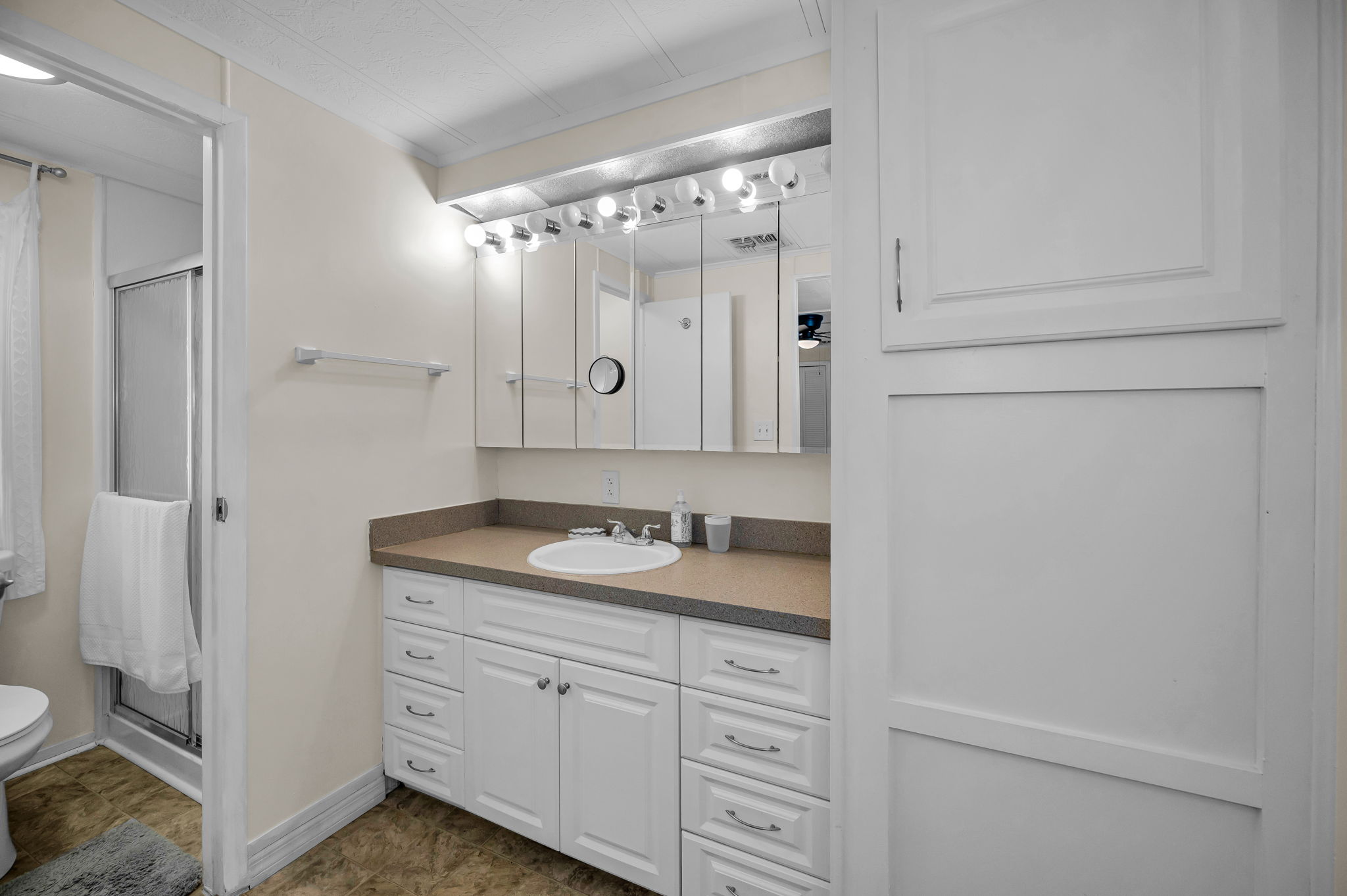 Primary Bathroom1a