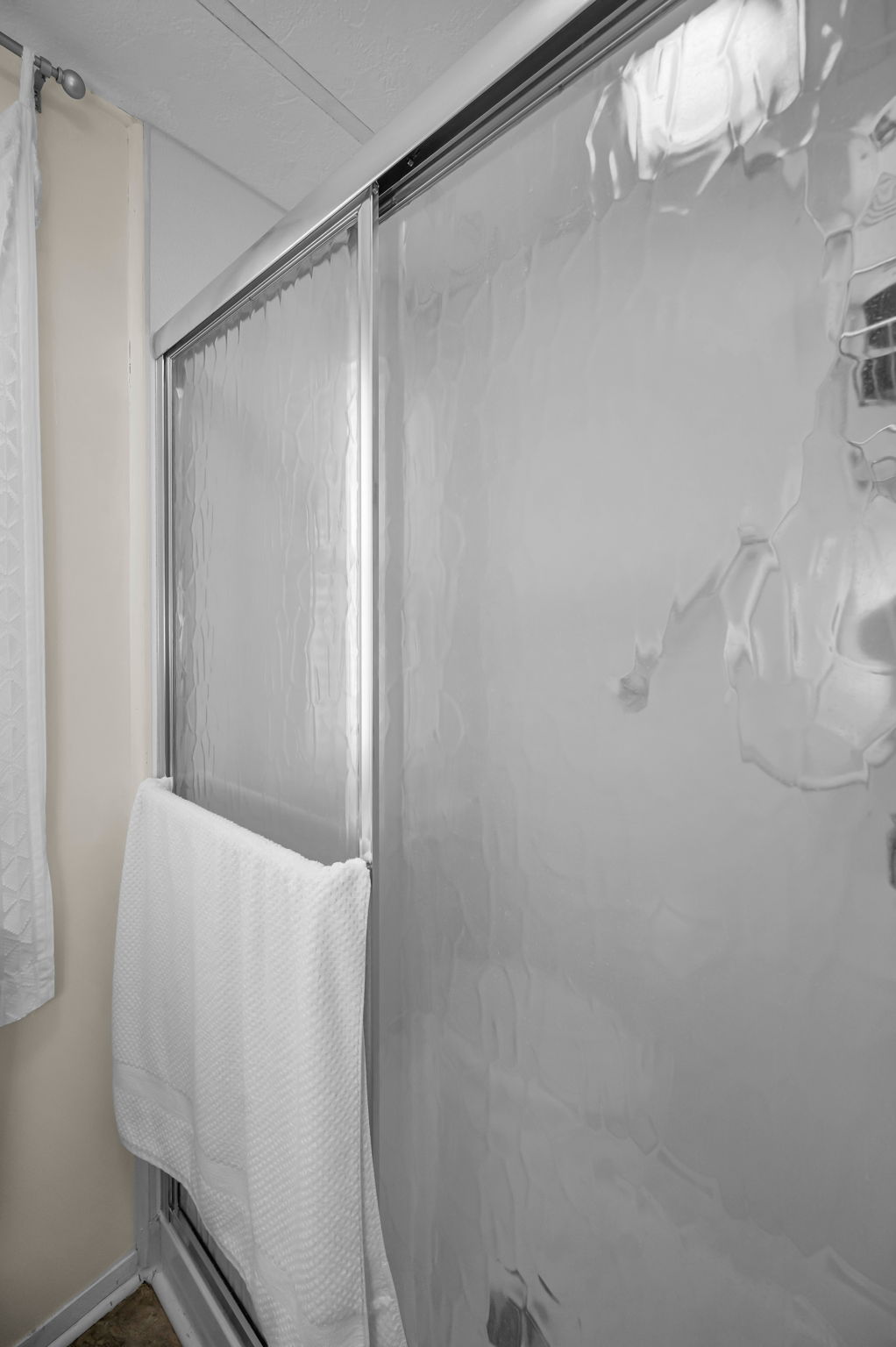 Primary Bathroom1b
