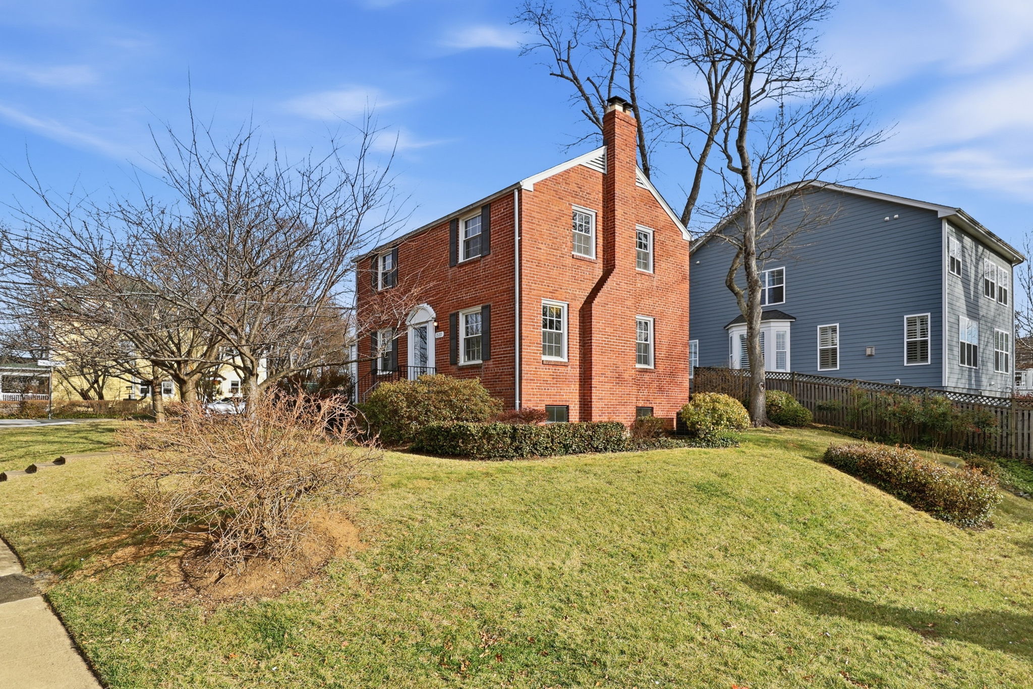 2127 Patrick Henry Drive