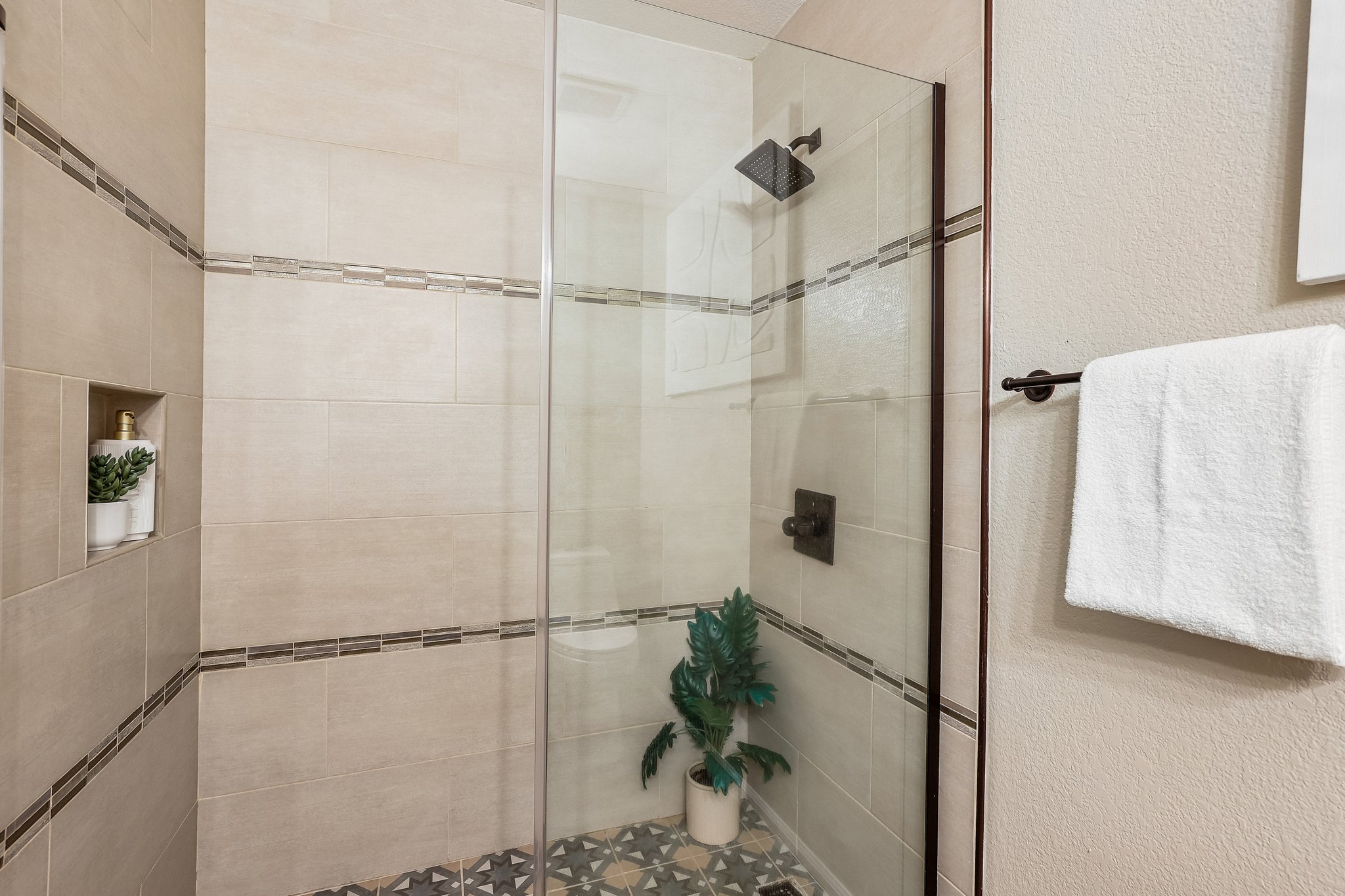 Delucchi Dr-S1410-028.jpg