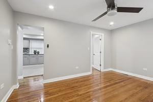 E 97th St-0706-005.jpg