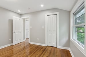 E 97th St-0706-019.jpg