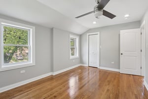 E 97th St-0706-023.jpg