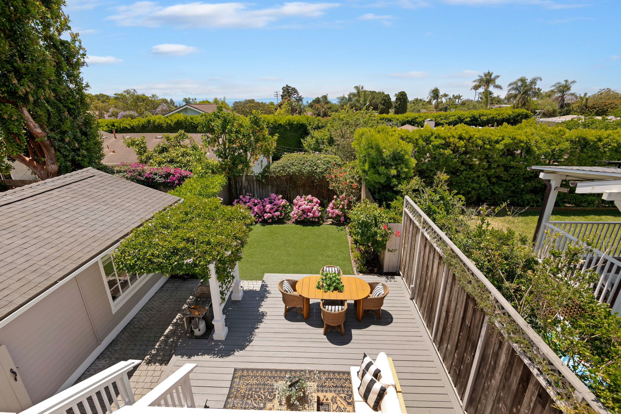 31-Balcony Views