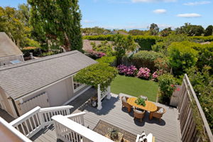 32-Balcony Views