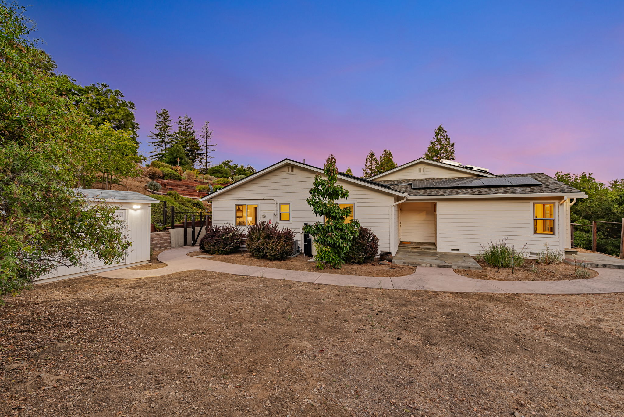 013_TWILIGHT_21298 Maria Ln