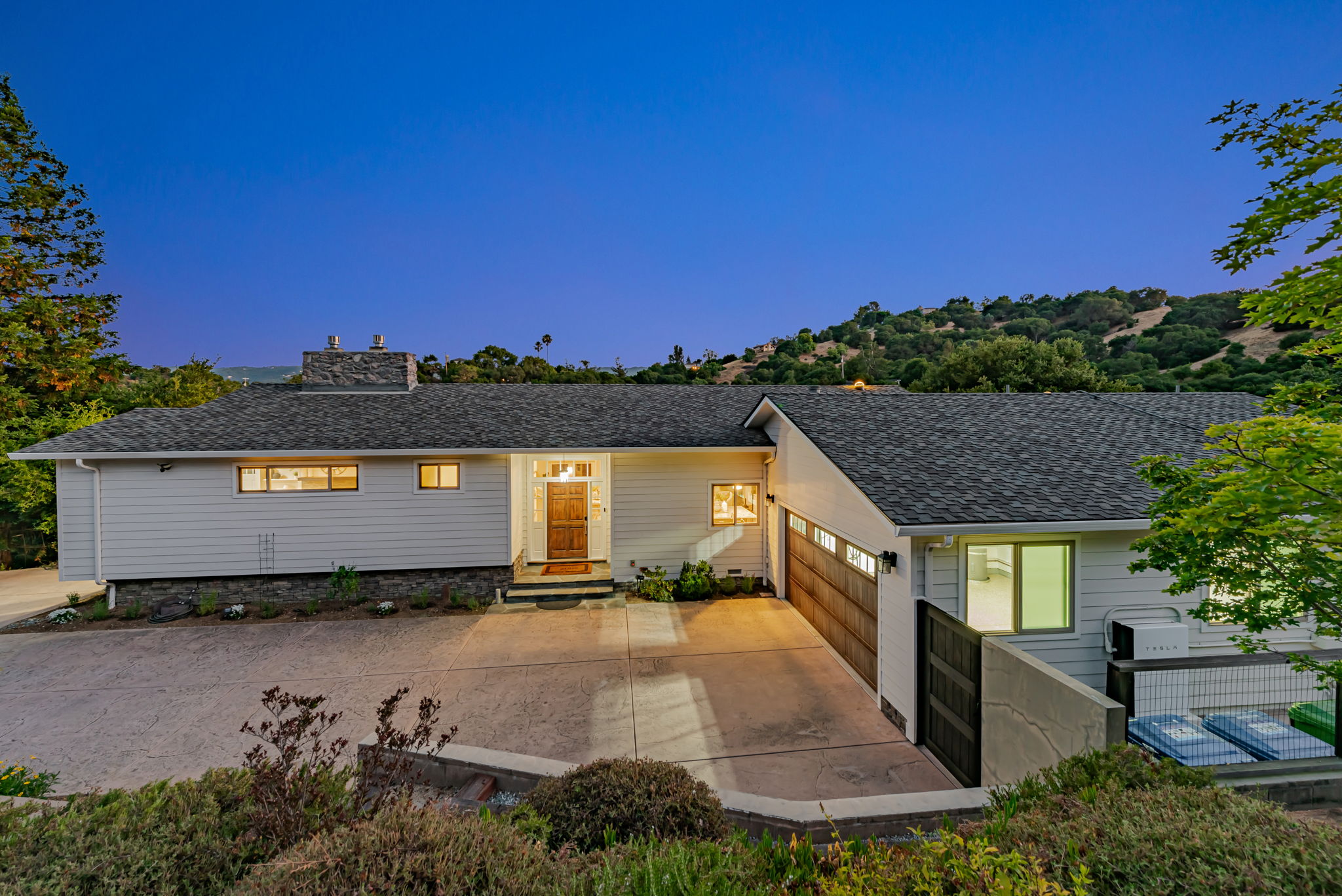 025_TWILIGHT_21298 Maria Ln