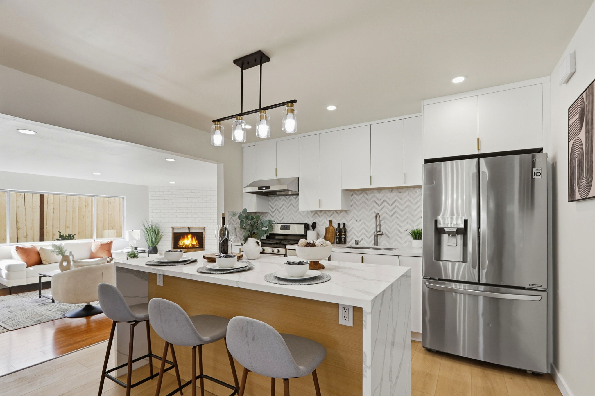 013_F8_213 Clarence Ave