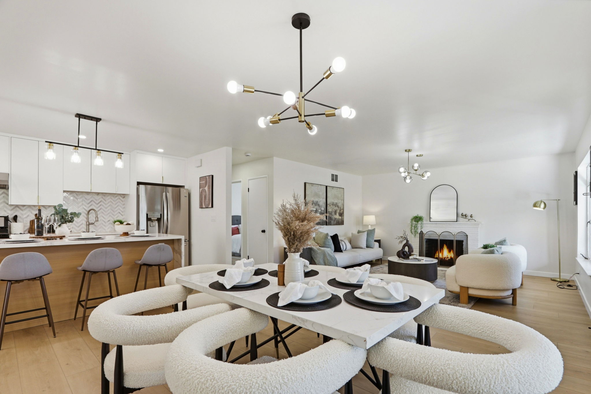 018_F8_213 Clarence Ave