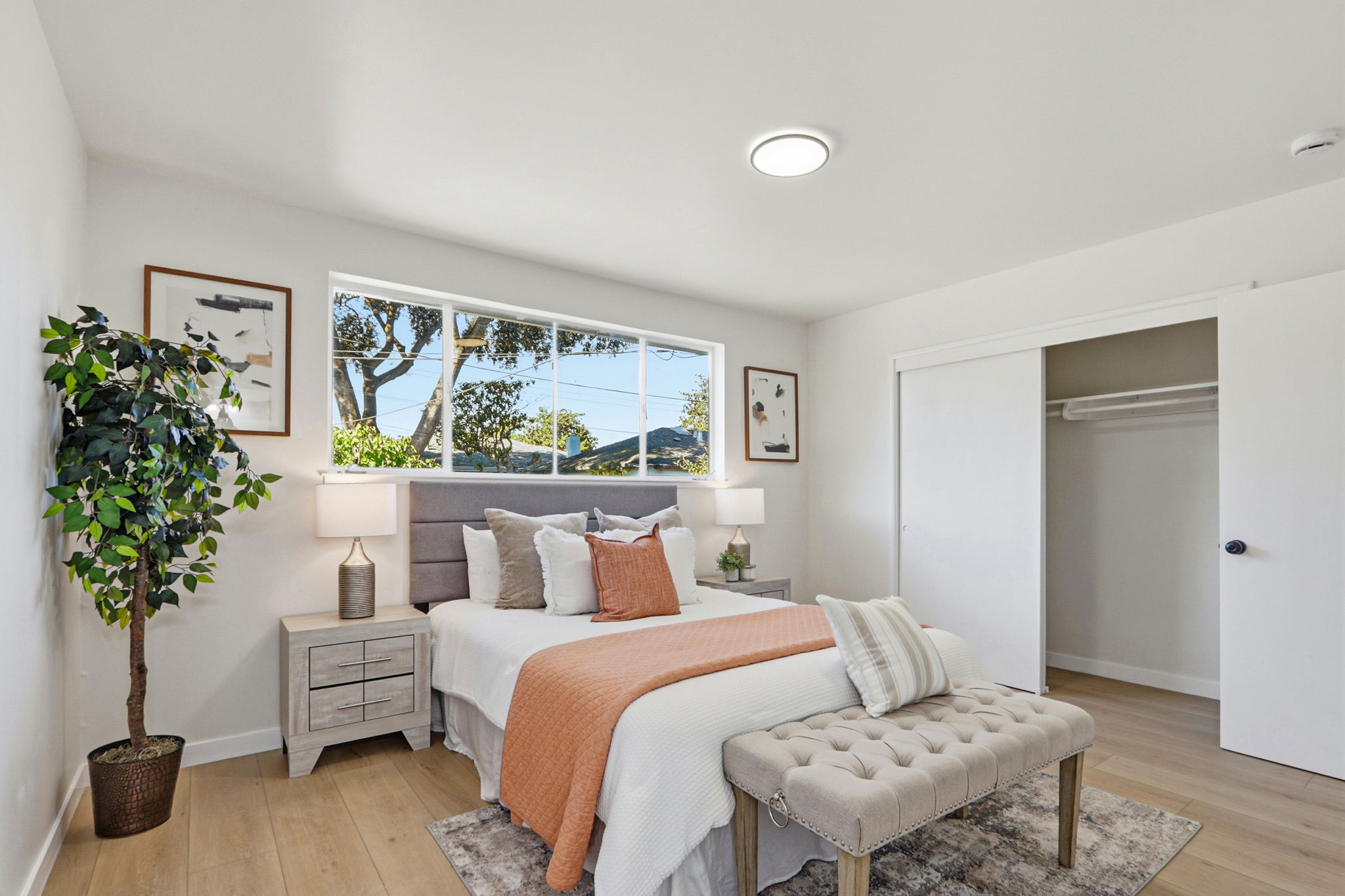 024_F8_213 Clarence Ave