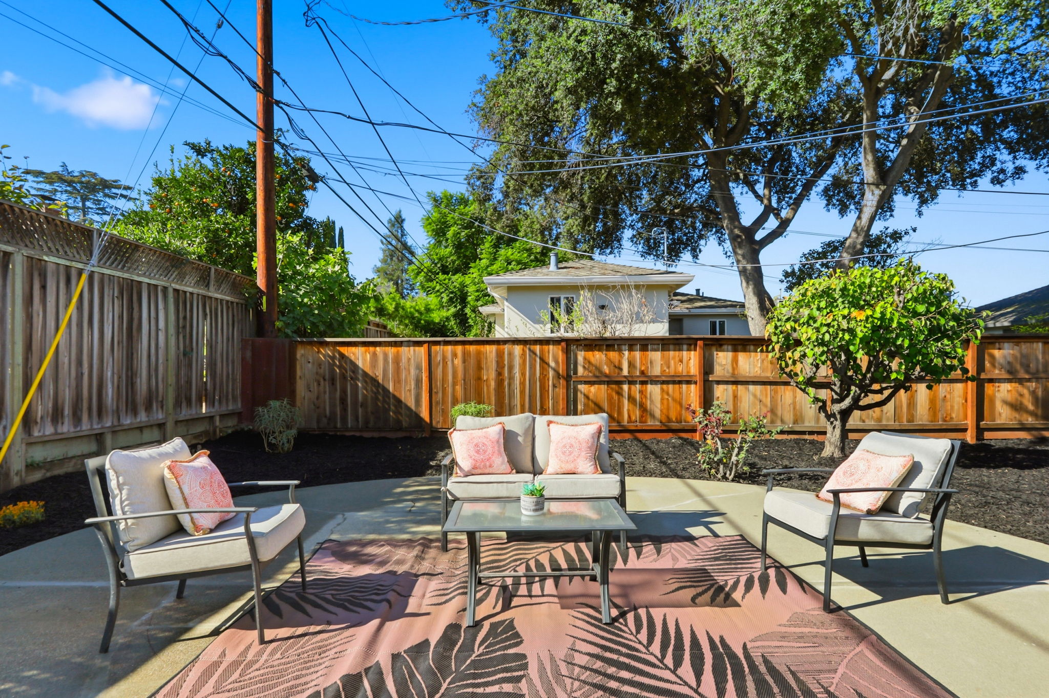 028_F8_213 Clarence Ave