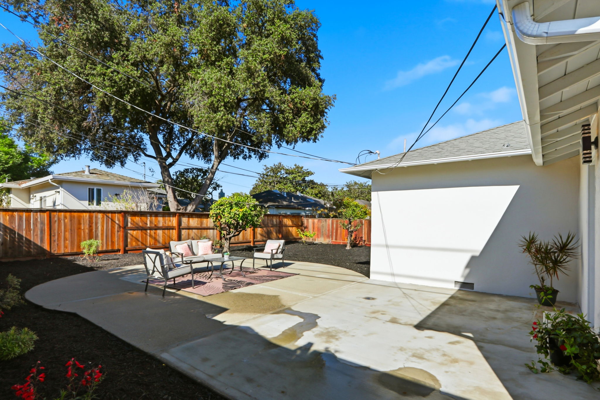 029_F8_213 Clarence Ave