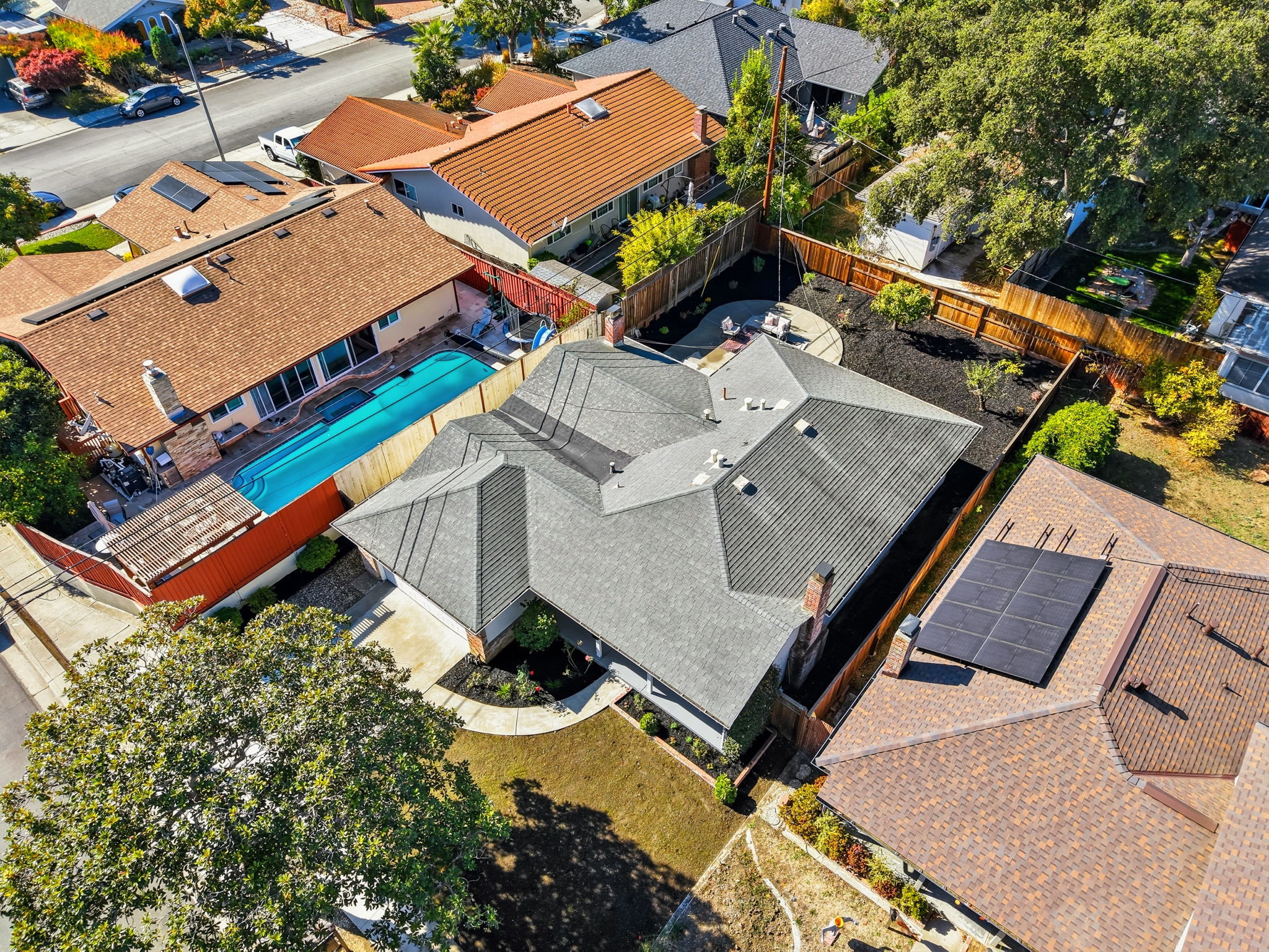 007_F8_AERIAL_213 Clarence Ave