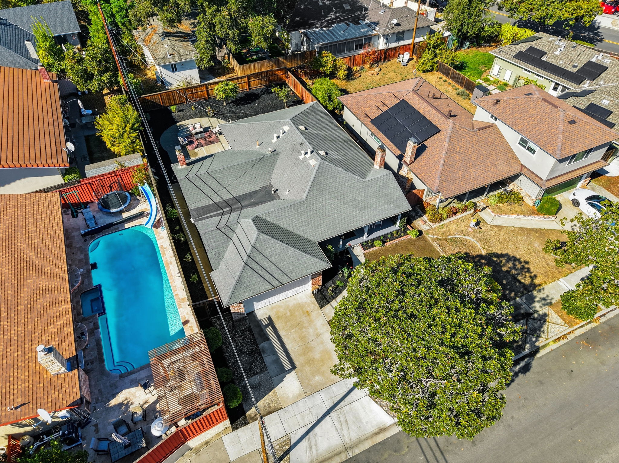 008_F8_AERIAL_213 Clarence Ave