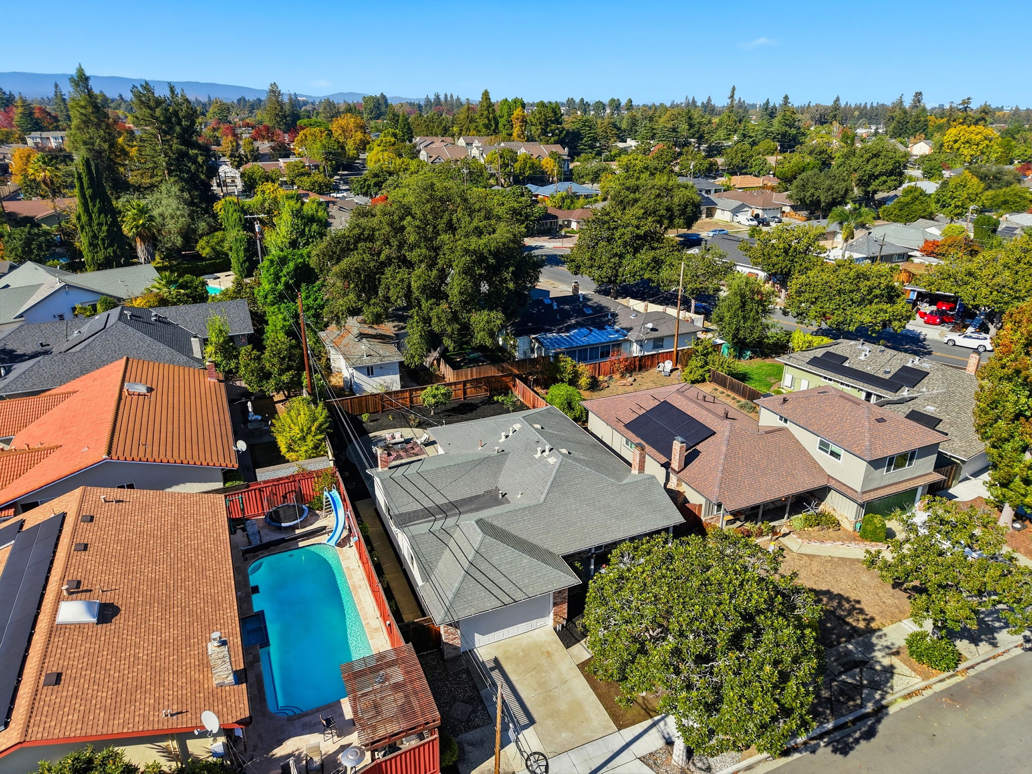 016_F8_AERIAL_213 Clarence Ave