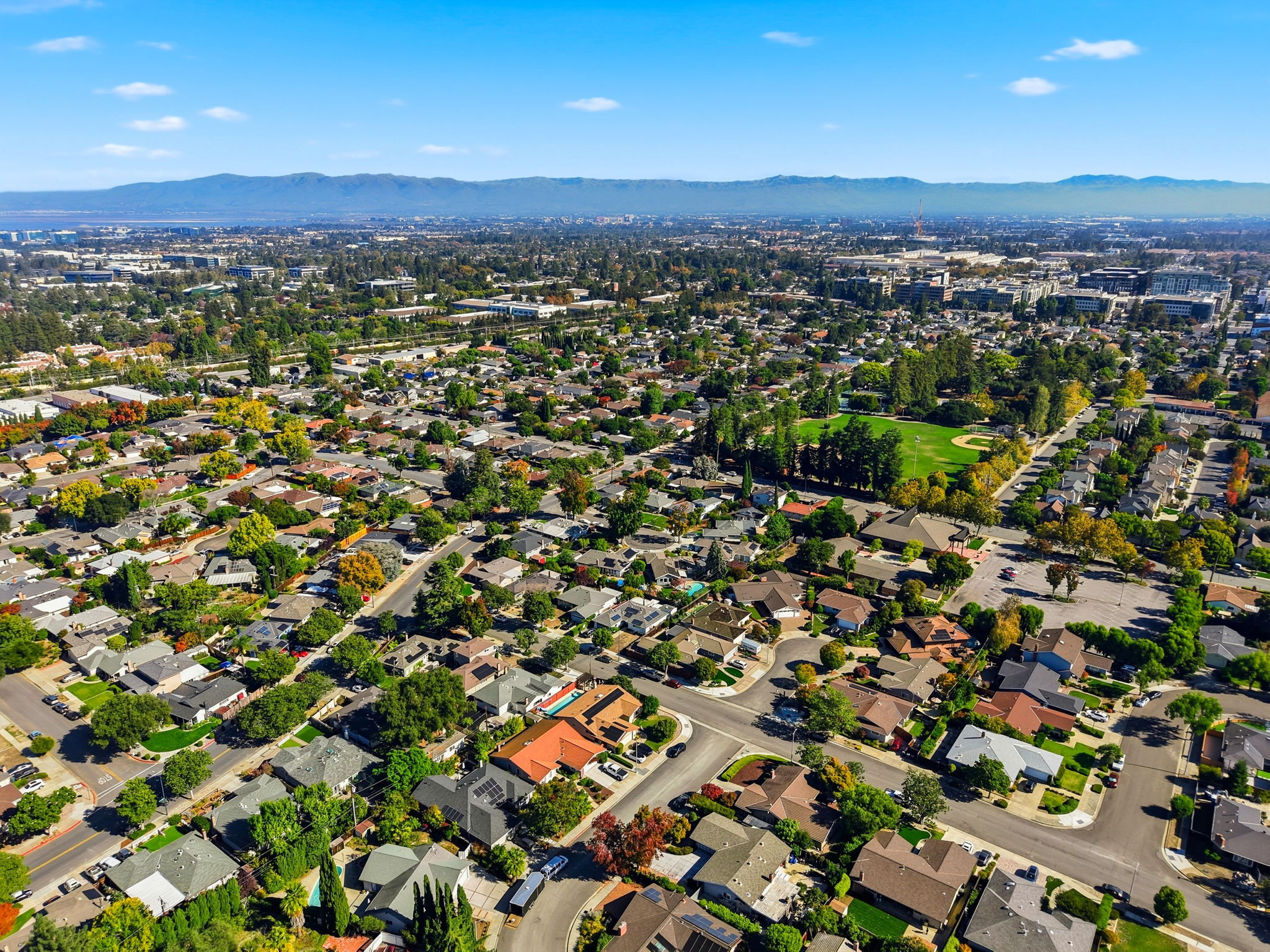 020_F8_AERIAL_213 Clarence Ave