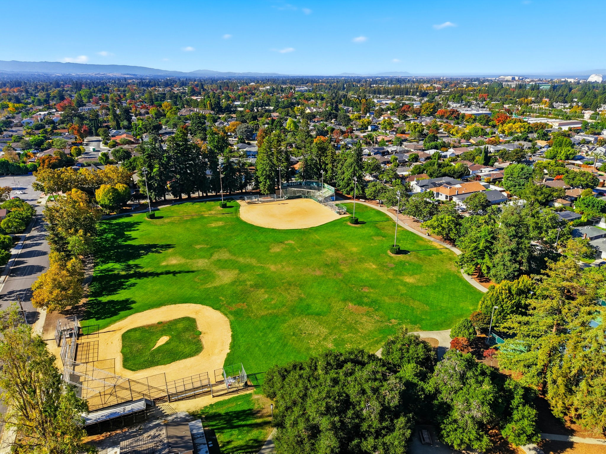 026_F8_AERIAL_213 Clarence Ave