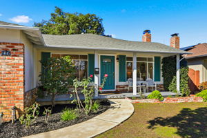 004_F8_213 Clarence Ave