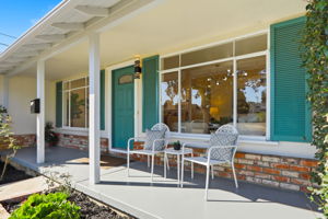 005_F8_213 Clarence Ave