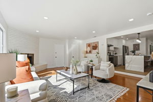 010_F8_213 Clarence Ave