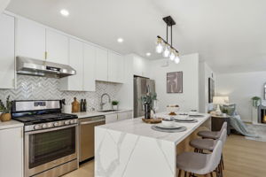 014_F8_213 Clarence Ave