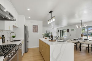 015_F8_213 Clarence Ave