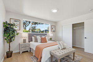 024_F8_213 Clarence Ave