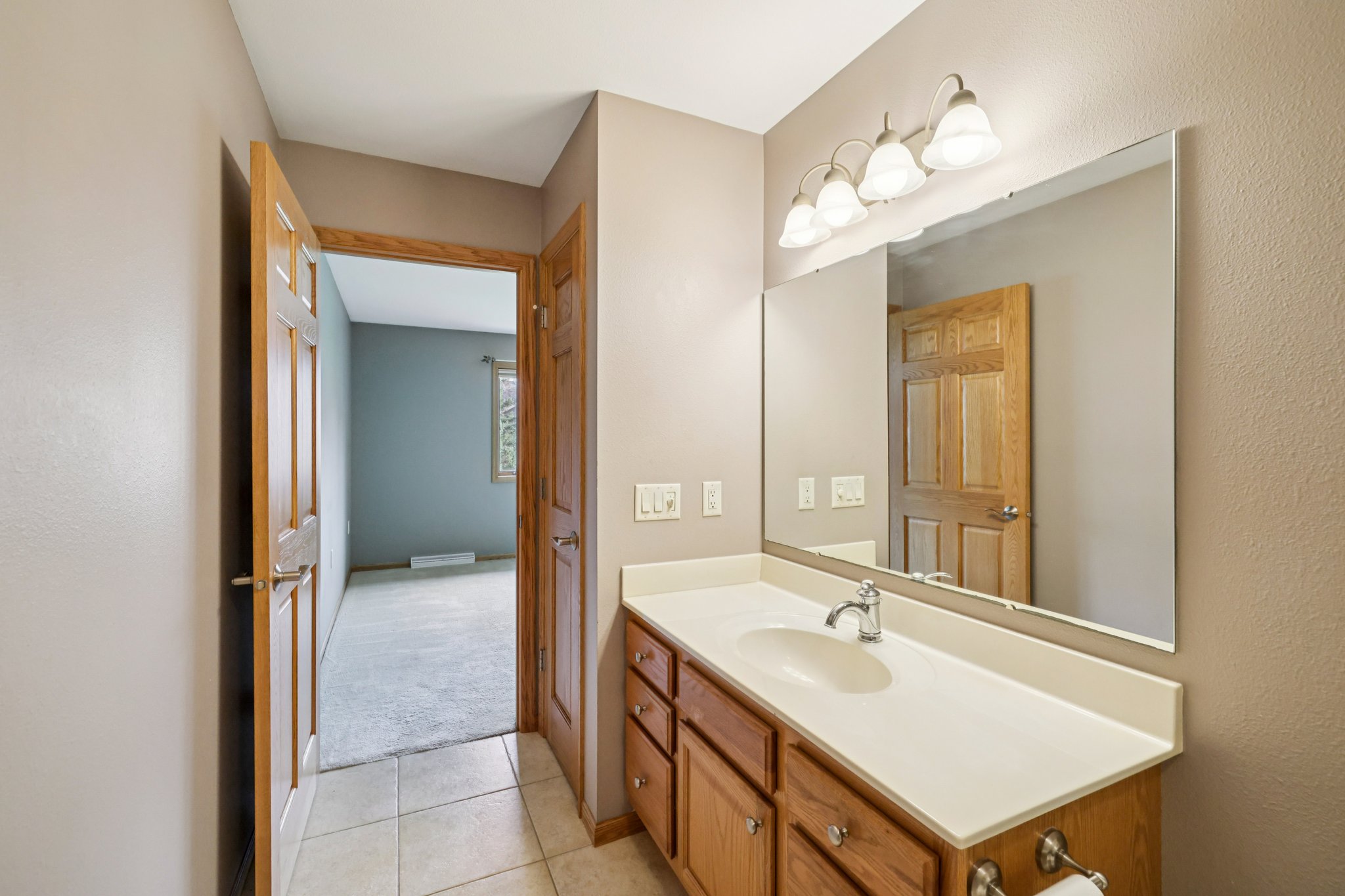 Fairview Cir 50-S2511-032.jpg