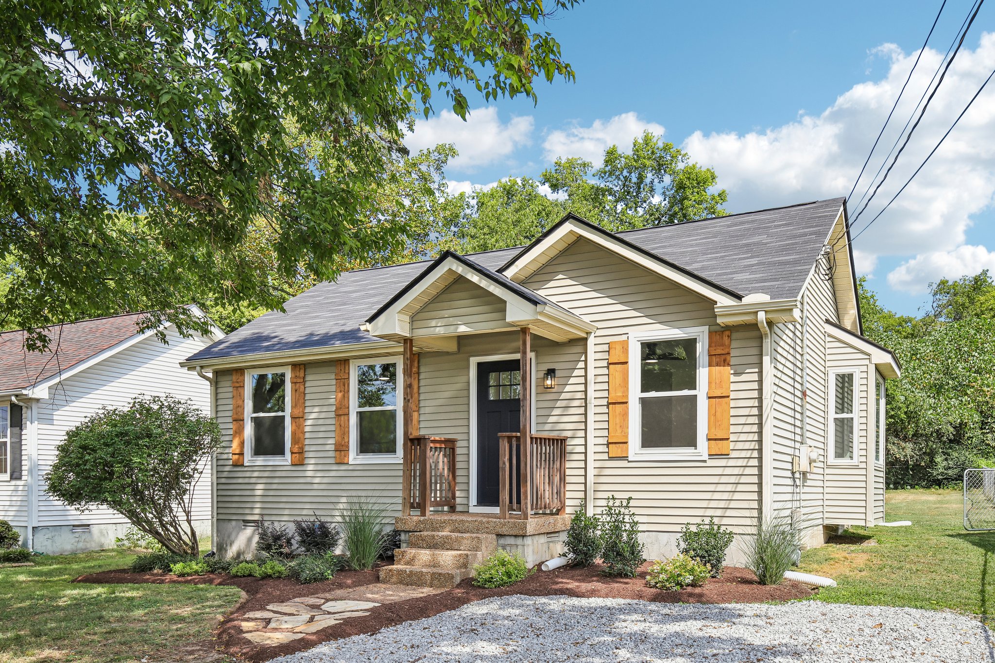 213 Maple St-S1009-006.jpg
