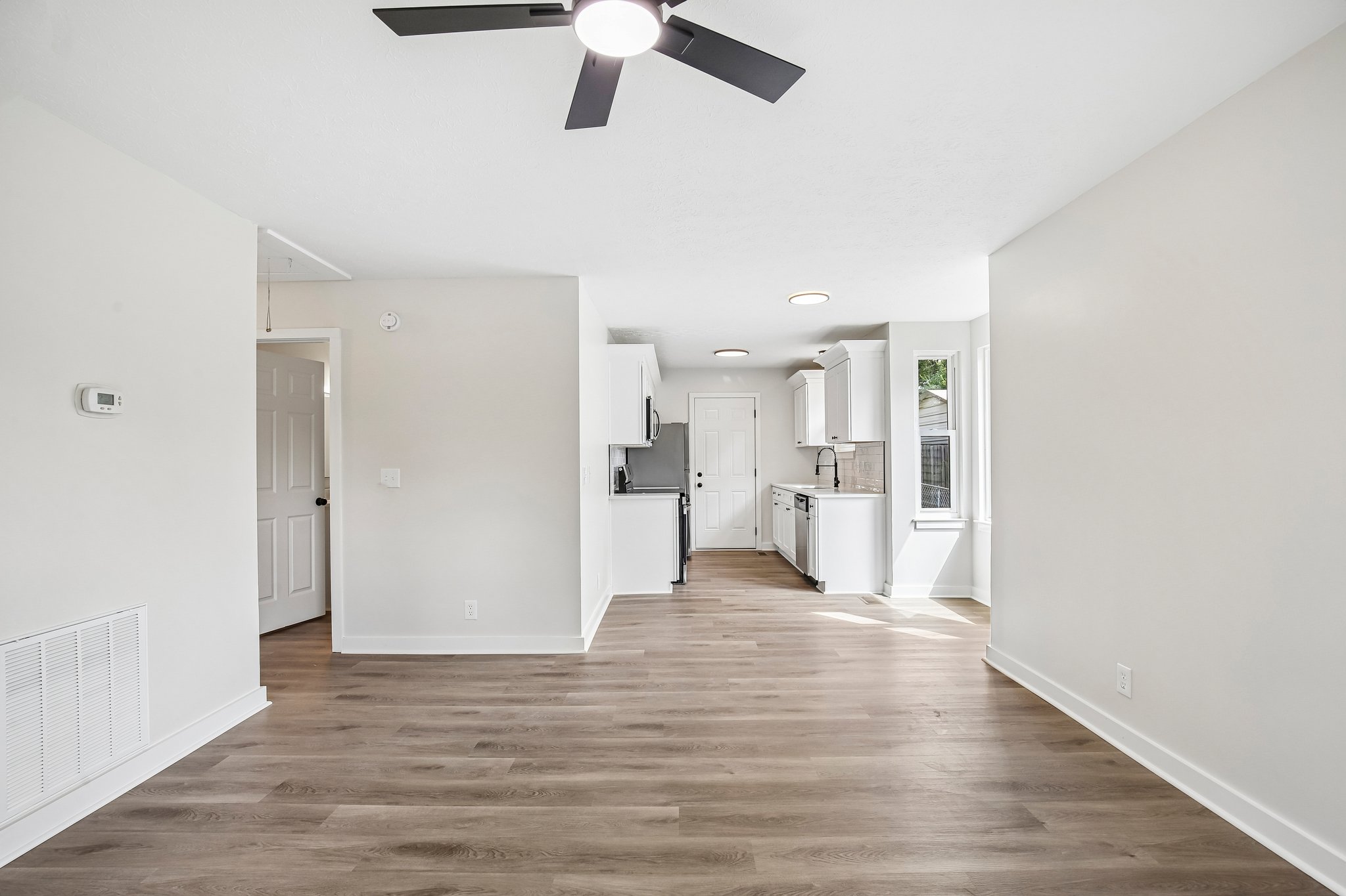 213 Maple St-S1009-013.jpg