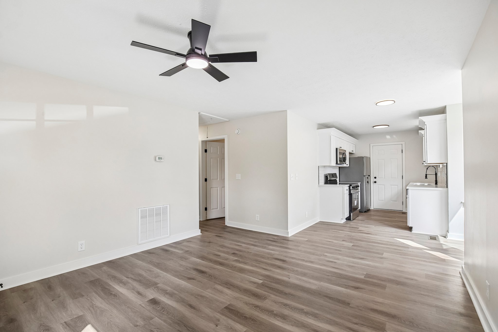 213 Maple St-S1009-014.jpg