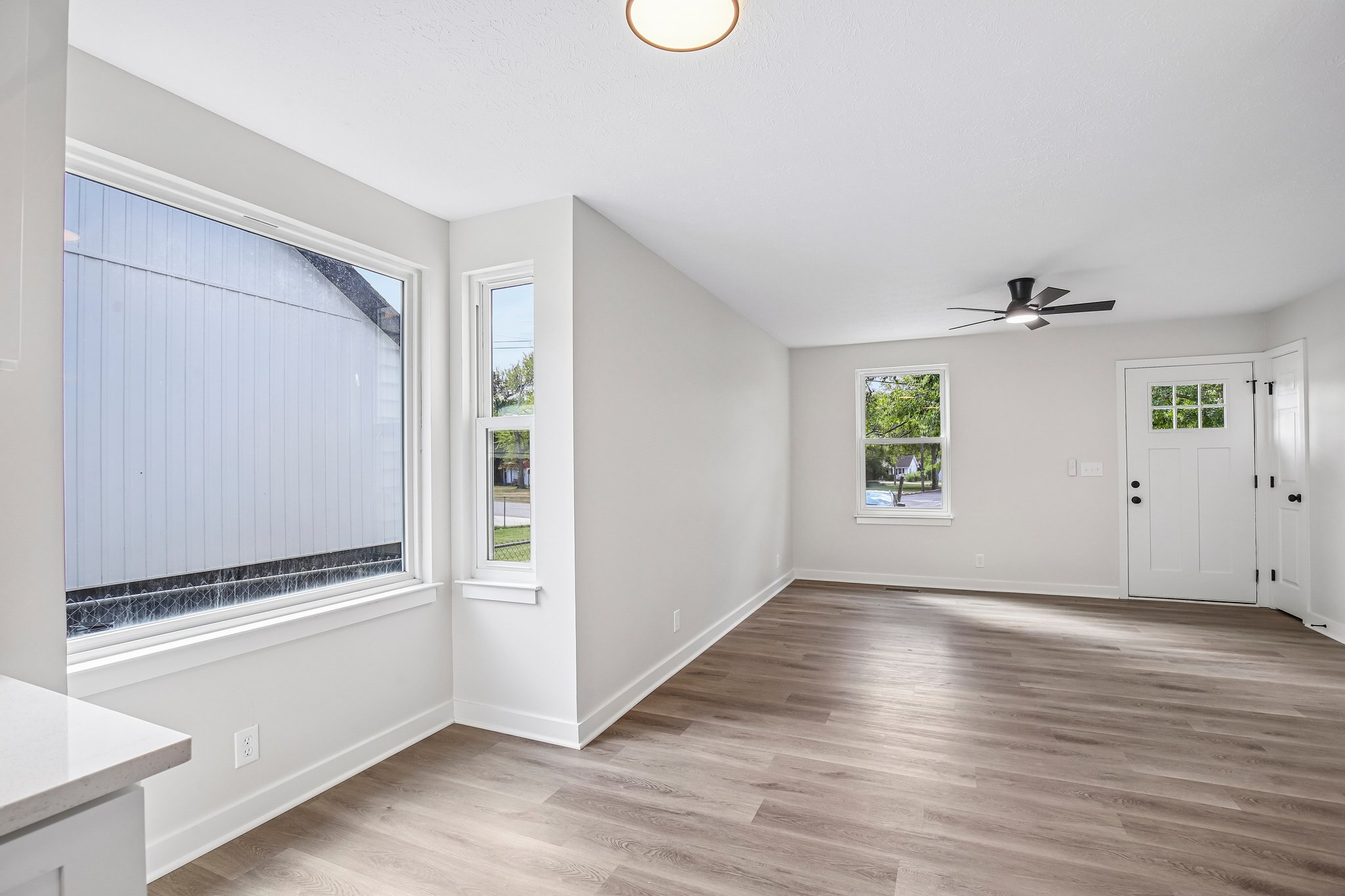 213 Maple St-S1009-018.jpg
