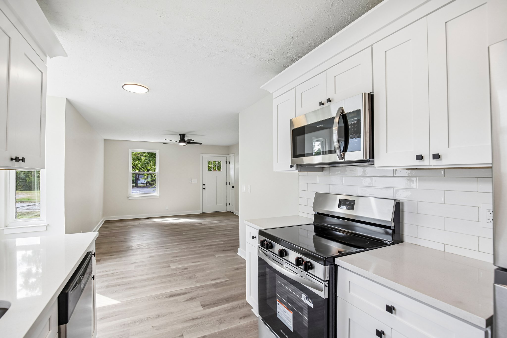 213 Maple St-S1009-023.jpg